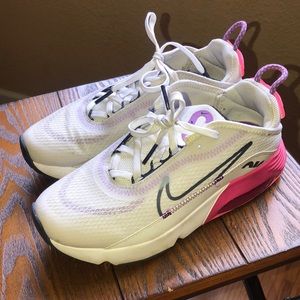 Girls Nikes